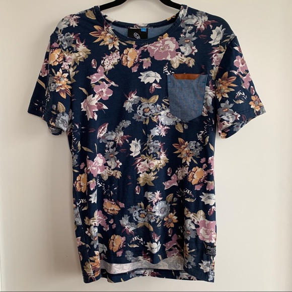 Other - ♠️ Blue Floral Short Sleeve T-Shirt w/ Pocket